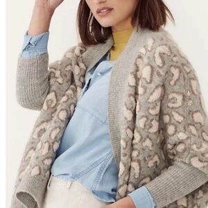 Anthropologie Akemi + Kin Cozy Gray Leopard Patterned Women's Sweater OS EUC